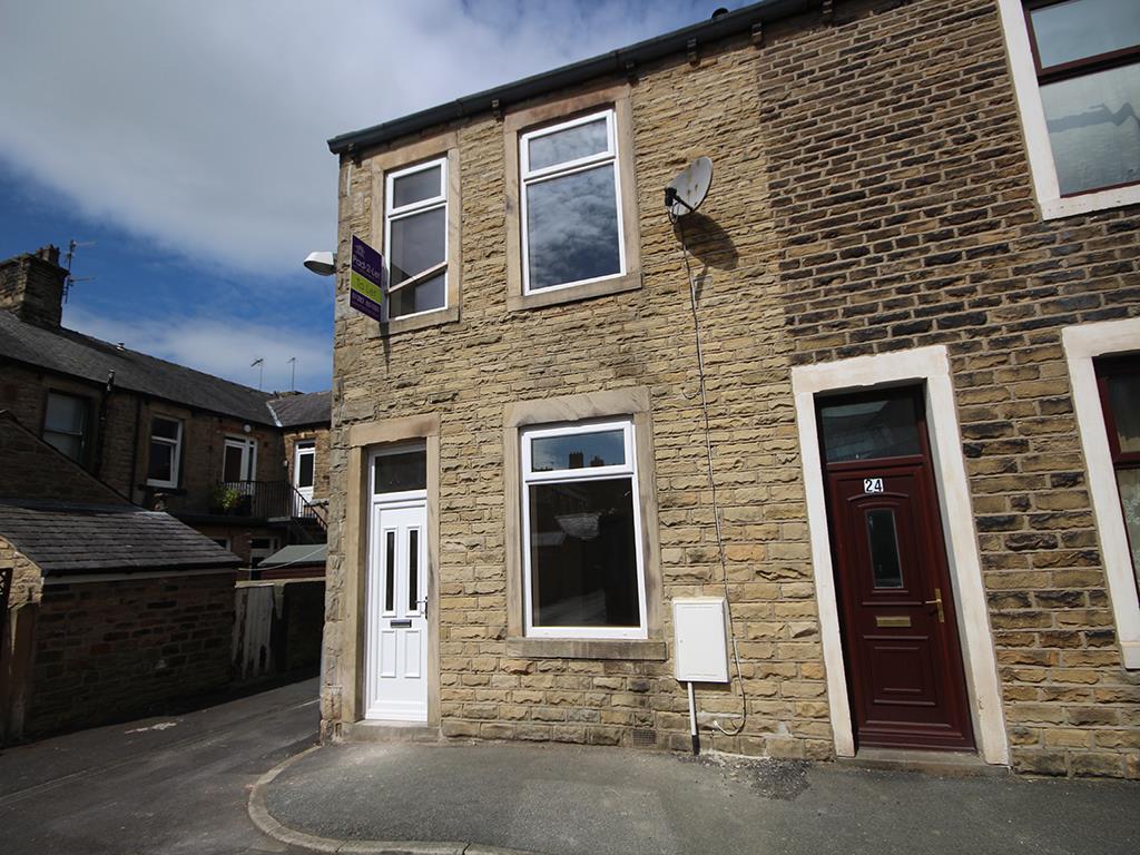 3 bedroom end terrace house To Let in Earby Barnoldswick - Main Image